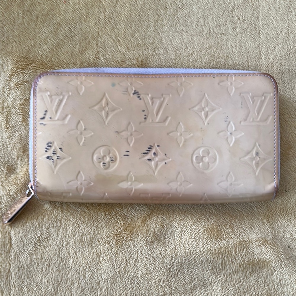 Louis Vuitton Cream Wallet